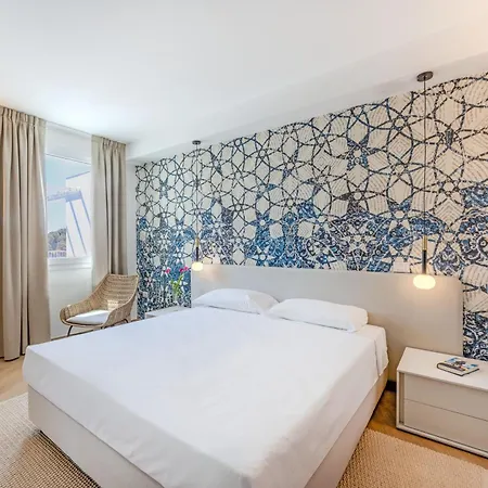 מלון Baia Imperiale 4*